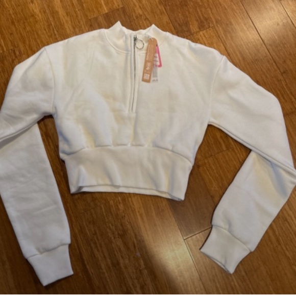 Cropped half zip up white top - Picture 7 of 7